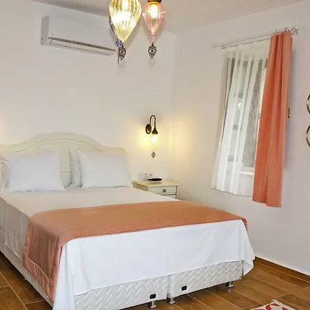 Tas Konak Eski Hotel 2*